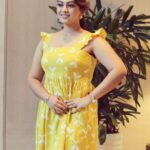Ester Noronha Instagram - Make someone smile everyday, But never forget you are someone too! 💛💛💛 #goodmorning #morning #smile #everyday #smileeveryday #friday #fridaythoughts #thoughtoftheday #positivevibes #positivity #optimism #stayblessed #stayhappy #peacebewithyou #Godbless #muchlove