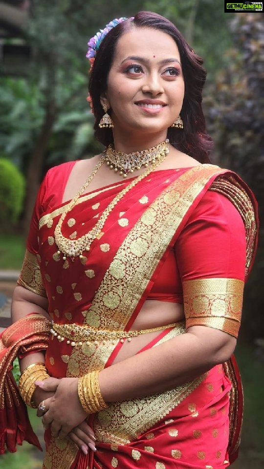 Ester Noronha Instagram - Nothing shines out more than a bride in her most natural state...🥰❤ From the sets of an interesting shoot... more updates soon! MUA : @OUSHK_MAKEOVERS #bride #mangalorean #catholic #mangaloreancatholic #shoot #straightfromtheset #bts #inthemaking #workinprogress #comingsoon #waitandwatch #saree #flowers #jewellery #hairstyles #makeup #hair #hairandmakeup #mua #photography #smile #confidence #blessings #happygirlsaretheprettiest #lovelaughlive #livethelifeyoulove #Godbless #muchlove