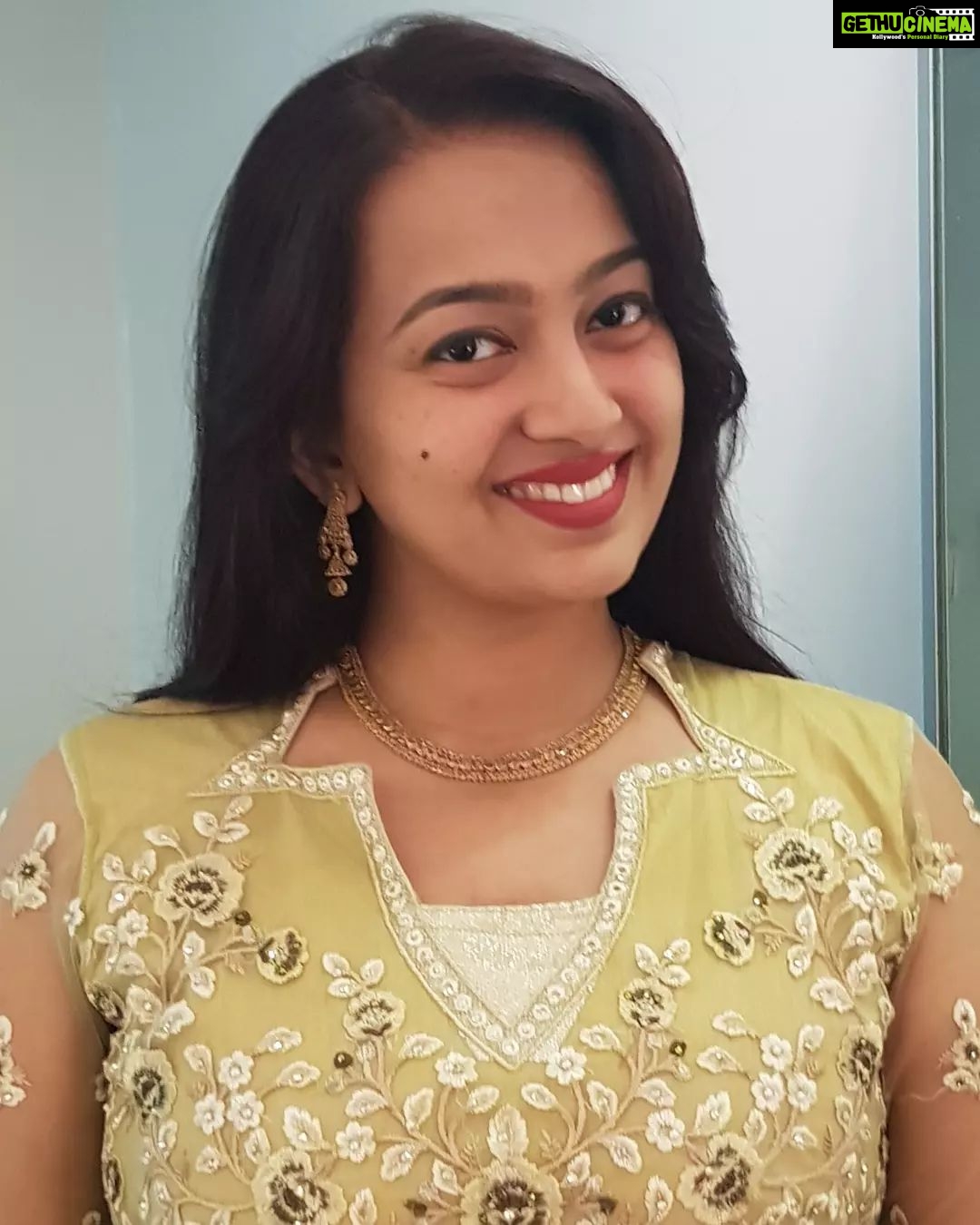 Ester Noronha Instagram - You'll never find something to wear that makes you feel BEAUTIFUL, SMART or LOVED if you don't BELIEVE that YOU ALREADY ARE. π Be SIMPLE but SIGNIFICANT. π #besimplebutsignificant #besimple #simplicity #beassured #selfassurance #selfrespect #selfreminder #dignity #integrity #selfconfidence #youareenough #youare #knowyourworth #selfworth #selflove #self #imemyself #happygirlsaretheprettiest #lovelaughlive #nomakeup #nofilter #filterfree #smile #confidence #blessings #love #prayers #gratitude #muchlove #Godbless Mumbai, Maharashtra