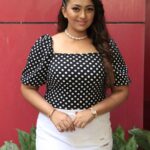Ester Noronha Instagram – Elegance must be the right combination of  Distinction, Naturalness, Care and Simplicity…🖤

MUA : @pawar3496
 
#aboutyesterday #rangbharebaadalse #hindimovie #pressmeet #mumbai #nofilter #hairstyle #makeup #costume #smile #elegance #distinction #naturalness #care #simplicity #combination #balance #blackandwhite #retrostyle #grateful #blessed #thankyou #thankyouJesus #thankyouGod #Godbless #muchlove Andheri,Mumbai