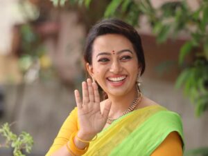 Ester Noronha Instagram - Baagunnara! 🙋🏻‍♀️🌼

PC : @pavanadari5

#bts #workingstill #throwback #69samskarcolony #firstdayfirstshot #firstday #memories #vizag #smile #sunshine #laughter #happygirlsaretheprettiest #lovelaughlive #ilovemyjob #grateful #thankyouforalltheblessings #thankyouJesus #thankyouGod #Godbless #muchlove