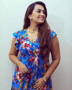 Ester Noronha Instagram - Count your RAINBOWS,
Not your THUNDERSTORMS. 

HAPPY SUNDAY! 🦚

My Girl Squad :

Outfit - @clothingpallet.in
Styling - @spoorthi._rao
Makeup - @makeoverbyariyah 

#countyourblessings #countyourrainbows #countyourrainbowsnotyourthunderstorms #happysunday #happygirlsaretheprettiest #staypositive #stayblessed #alwayslookonthebrightsideoflife #positivevibes #positivity #optimism #sunday #haveagreatday #muchlove #Godbless