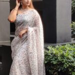 Ester Noronha Instagram – Sundhari kannaal oru saedhi…
Solladi innaal nalla thaedhi… 💕💕💕

#beautifulday #lovelyday #wonderfulwednesday #pleasant #pleased #grateful #blessed #loved #goodday #muchlove #Godbless Hyderabad