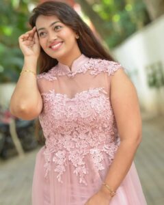 Ester Noronha Instagram - INAMDAR sound begins...💣

Teaser out now!
Hurry!!! Watch it!!!

Gown : @estersdivinetouch 🥰

#inamdar #pressmeet #teaserlaunch #teaseroutnow #mustwatch #mostawaited #kannadamovies #kfi #sandalwood #nammakannada #karnataka #nammabengaluru #gown #onionpink #estersdivinetouch #messyhair #glowing #nofilter #photographoftheday #todaysoutfit #todayslook #excited #grateful #thankyouJesus #thankyouGod #Godbless #muchlove