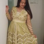 Ester Noronha Instagram – You’ll never find something to wear that makes you feel BEAUTIFUL, SMART or LOVED if you don’t BELIEVE that YOU ALREADY ARE. 💚

Be SIMPLE but SIGNIFICANT. 👑

#besimplebutsignificant #besimple #simplicity #beassured #selfassurance #selfrespect #selfreminder #dignity #integrity #selfconfidence #youareenough #youare #knowyourworth #selfworth #selflove #self #imemyself #happygirlsaretheprettiest #lovelaughlive #nomakeup #nofilter #filterfree #smile #confidence #blessings #love #prayers #gratitude #muchlove #Godbless Mumbai, Maharashtra