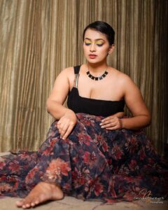 Ester Noronha Instagram - Be the reason someone smiles today. Actor @esternoronhaofficial MUA @oushk_makeovers PC @nandushreyas_photography #pgotography #picoftheday #photographer #nikon #nikonphotography #picture_poet_photography #pic #picoftheday #picture #moodygrams #moodyports #dailypic #casualstyle #boyfriendshirt #shirtphotoshoot #bengaluru #acotar #kannadaactress #sandawood @nammaindiamodels @namma_sandalwood_taareyaru @sandalwood_queens_ @sandalwoodactressmemes @sandalwoodactorss @esternoronhafansclub @esterornorhonaofficial_2 @kannadanatiyaru #instagay #insta #instafashion Namma Bengaluru- ನಮ್ಮ ಬೆಂಗಳೂರು