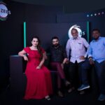 Ester Noronha Instagram - Our not-so-evil cast of the murderous “RECCE” Don’t go by their looks, they are dangerous, but just for the web series! #GetHookedToZee5 #ChustuneUndipotaaru #HookedToZee5 @actorsrikanth @dhanyabalakrishna @sriramkvenkat @sivabalajimanoharan @esternoronhaofficial #AadukalamNaren #SammetaGandhi @mani_aegurla @suryateja_actor @rajshrinair.official @iam_sharanyapradeep #JEEVA