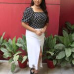 Ester Noronha Instagram – Elegance must be the right combination of  Distinction, Naturalness, Care and Simplicity…🖤

MUA : @pawar3496
 
#aboutyesterday #rangbharebaadalse #hindimovie #pressmeet #mumbai #nofilter #hairstyle #makeup #costume #smile #elegance #distinction #naturalness #care #simplicity #combination #balance #blackandwhite #retrostyle #grateful #blessed #thankyou #thankyouJesus #thankyouGod #Godbless #muchlove Andheri,Mumbai