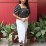 Ester Noronha Instagram – Elegance must be the right combination of  Distinction, Naturalness, Care and Simplicity…🖤

MUA : @pawar3496
 
#aboutyesterday #rangbharebaadalse #hindimovie #pressmeet #mumbai #nofilter #hairstyle #makeup #costume #smile #elegance #distinction #naturalness #care #simplicity #combination #balance #blackandwhite #retrostyle #grateful #blessed #thankyou #thankyouJesus #thankyouGod #Godbless #muchlove Andheri,Mumbai