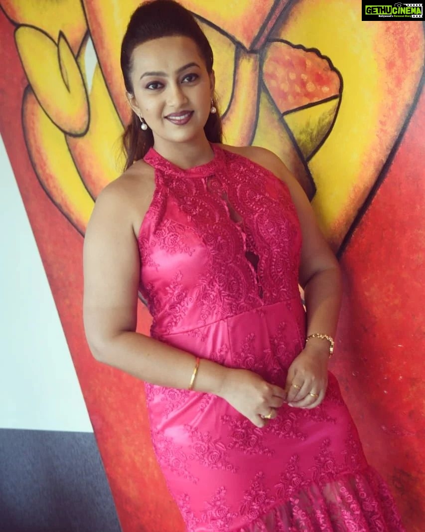 Ester Noronha Instagram - Her SOUL is FIERCE. π₯ Her HEART is BRAVE. π Her MIND is STRONG. π All about the OFFICIAL beginning of "THE VACANT HOUSE" promotions! First pressmeet event at Bangalore yesterday. My Team Designer : @lukeevsdesignsgoa MUA : @oushk_makeovers Hairstylist : @glamupby_shwethagowda #thevacanthouse #firstpressmeet #officialbeginning #newbeginnings #bangalore #esternoronha #janetnoronhaproductions #konkani #kannada #telugu #promotions #fierce #brave #strong #debut #imemyself #getsetgo #fingerscrossed #prayers #blessings #Godbless #muchlove SRV Theater