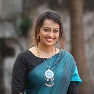 Ester Noronha Instagram - Smiling is my favorite exercise...😋🤭🥰

#smile #smilingismyfavorite #favorite #smileitsfree #hehe #bts #workmode #throwback #memories #flashback #workingstills #atwork #smiling #happy #ilovemyjob #happygirlsaretheprettiest #lovelaughlive #livethelifeyoulove #muchlove #Godbless