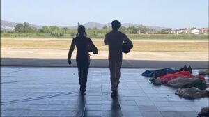 Farhan Akhtar Instagram - Where are my bwoys??? @hrithikroshan @abhaydeol .. 🤔 And look who was the only one to show up for the ZNMD reunion 😊 @art.of.extreme same pigtails and all 😂😂♥️ #funtimes #suntimes #skydiving #empuriabrava Video @chatdelalune 😘 @zoieakhtar @reemakagti1 @ritesh_sid @excelmovies @tigerbabyofficial