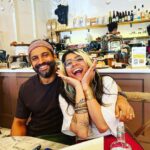 Farhan Akhtar Instagram - Lazy luncheon in sunny London @chatdelalune ♥️ @shibaniakhtar ♥️ @stanley_whitehouse 😊