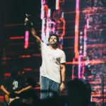 Farhan Akhtar Instagram – What a lovely night Dubai .. thank you for spending your evening with us .. was an absolute treat performing for you ♥️
Thank you @blubloodme @cocacolaarena and all who took care of the band .. 
See you next time. Rock On!! 

@farhanliveofficial #dubai #music #live 

Image series @sebporter 👊🏽