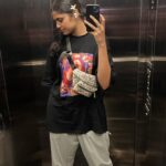 Faria Abdullah Instagram - If you’re having a bad day, here’s my boy being the cutest thing on the planet. Not a thought in that head. . (6/8) you can’t see me obviously but I promise you I’m in the picture, try harder to spot me. . Baaaaakiii Sab tho random dump hai. Lobbb you @inaya._.sultana