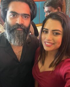 Farina Azad Instagram - Very elated to host the VENDHU THANINDHADHU KAADU , ‘thanks giving meet’ ! A fan girl moment picture! 
@silambarasantrofficial 
@shiyamjack
@tomfrank_tomfrank