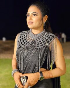 Farina Azad Instagram - Good evening 

Mua @sridevis_contour ♥️

Picture courtesy @suresha_3