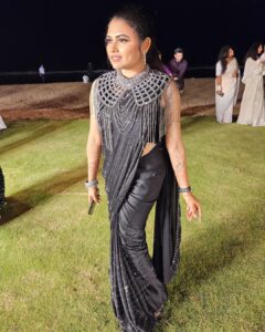 Farina Azad Instagram - Good evening 

Mua @sridevis_contour ♥️

Picture courtesy @suresha_3