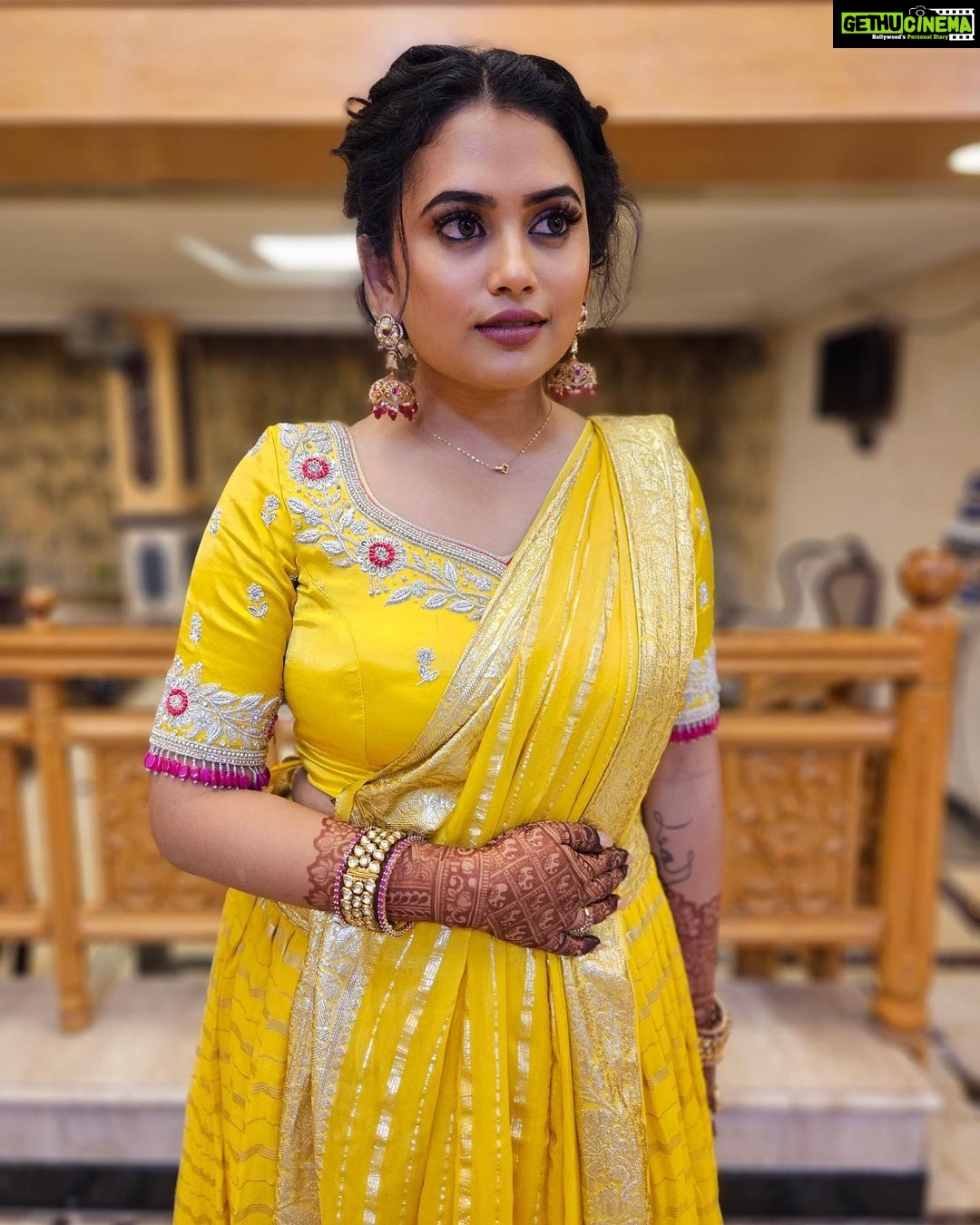 Farina Azad Instagram - Mua @glittersbytabbu Jewellery @new_ideas_fashions Outfit @ms_design_official