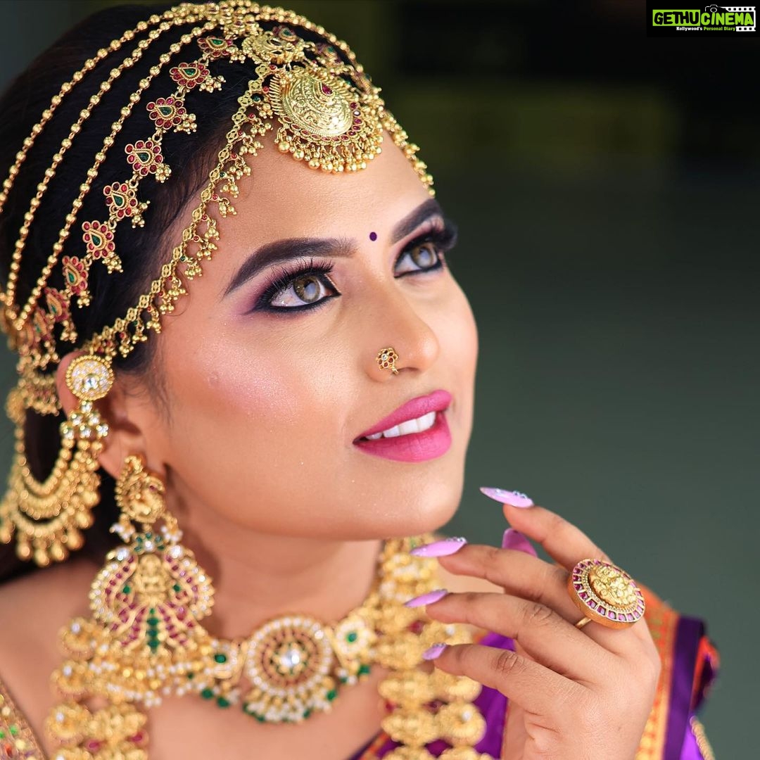 Farina Azad Instagram - Mua @lavanyaeuginebridalmakeup Jewellery and outfit @ravikkai_selai