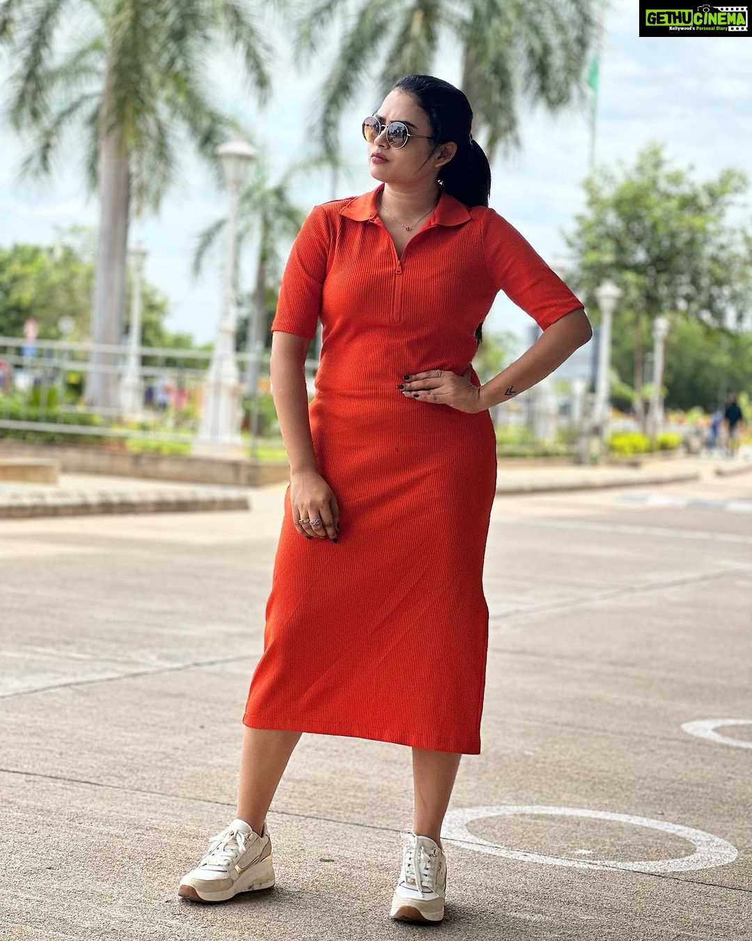 Farina Azad Instagram - You are a captivating storm of resilence 🧡