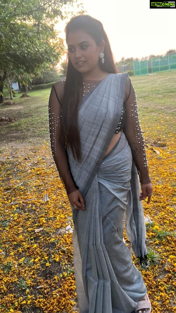Farina Azad Instagram - #styling #sareestyling #venba #venbastyling #barathikannamma #barathikannamaserial