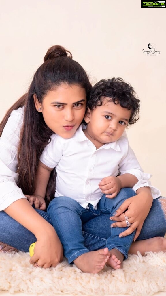 Farina Azad Instagram - Super elated to be sharing some amazing and cute shots that I got with this adorable mother and son duo. @farina_azad_official #chennaibabyphotographer #chennaibaby #vijaytelevision #farina #celebrity #motherandbaby #indianmothers #momsofinstagram #babyboy #chennaimoms #childphotography #sonyalphain #newmom #chennaicelebrity