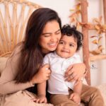 Farina Azad Instagram - Thats why they say ‘Love is pure’ Picture to be framed! @snugglebunnyphotography One wonderful studio for those who prefer safe and hygienic place for baby ! For baby shoots contact @snugglebunnyphotography