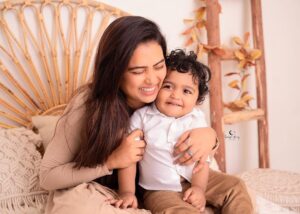 Farina Azad Instagram - Thats why they say ‘Love is pure’ 

Picture to be framed! 

@snugglebunnyphotography 
One wonderful studio for those who prefer safe and hygienic place for baby ! 
For baby shoots contact @snugglebunnyphotography