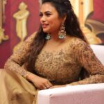 Farina Azad Instagram - Very happy to be the red carpet host of CINEMA VIKATAN AWARDS Thank you @cinemavikatan Outfit @sameenasofficial Picture @poovarasanphotography
