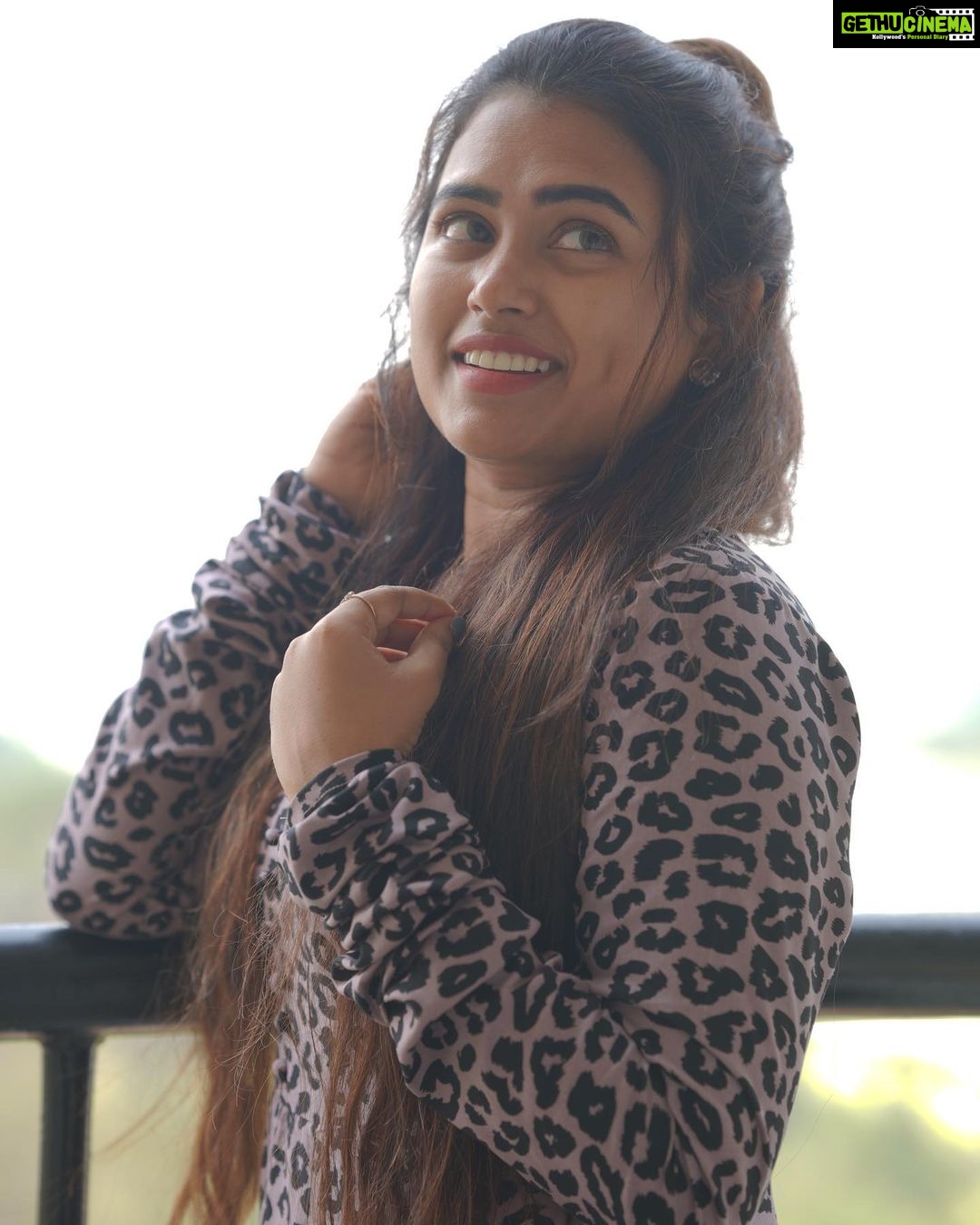 Farina Azad Instagram - Good evening! Everyone are really curious and are asking about my next projects ! Im on a short term break ! Will get back to u guys soon !!!!