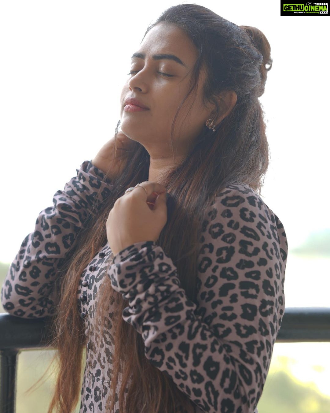 Farina Azad Instagram - Good evening! Everyone are really curious and are asking about my next projects ! Im on a short term break ! Will get back to u guys soon !!!!