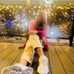 Farina Azad Instagram - Let the warm glow kiss life’s hurts away !! Good evening