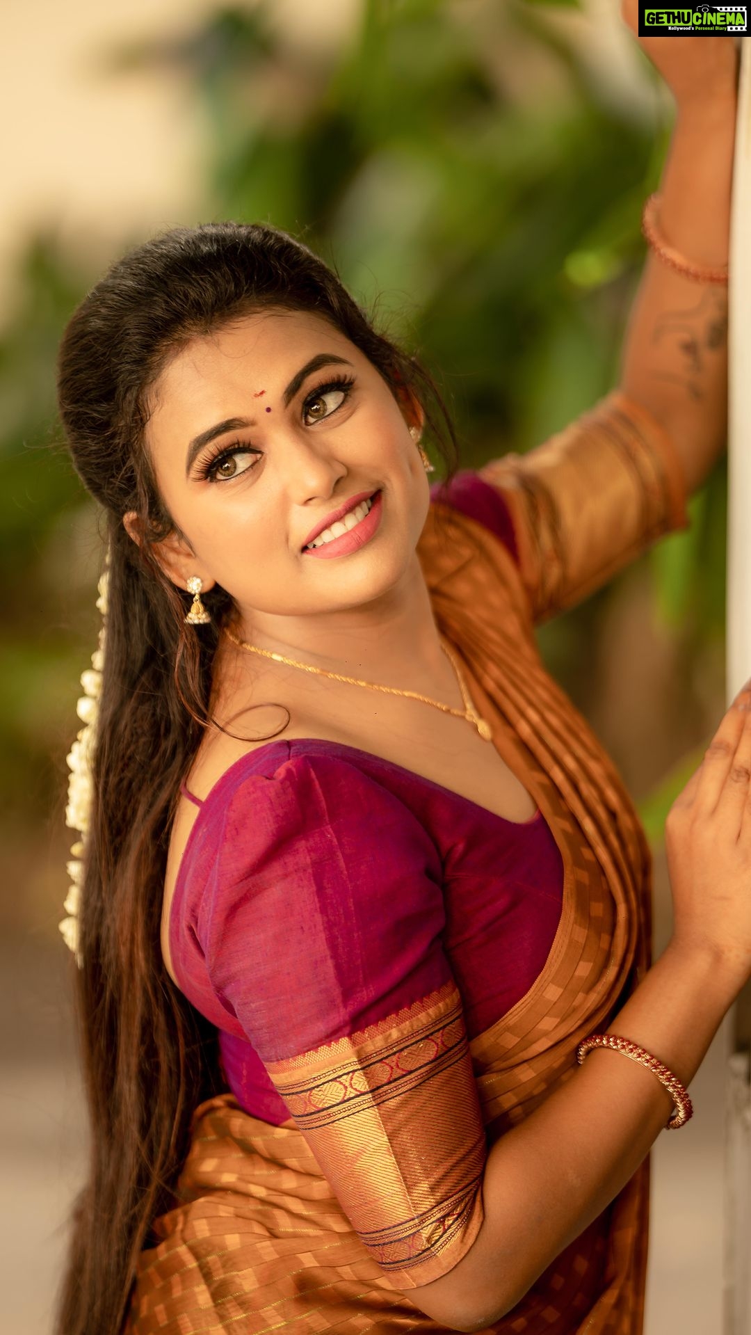 Farina Azad Instagram - A sweet and traditional festival like Pongal deserves to be celebrated with traditionally handcrafted clothes from our skilled weavers! Enjoy the festival season with a sweet shopping trip to Super Saravana Stores and wear your favourite traditional designs this Pongal! @supersaravanastores @superjewelleryindia Call us at: 78239 13777, 78239 23777 #happypongal #suryapongal #bhogi #indianfestival #indianholiday #pongalseason #pongal #holidaystyle #holidayshopping #nye #newyearstyle #style #trends #superstore #supersilks #silk #kidswear #festivalcollection #supersaravanastores #newcollections #shop #shopping #quality #chennai #saree #womenswear #chic #styles #instastyles