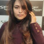 Farina Azad Instagram - New year new me post potte aganum la pa Adhana valakkam Thank you @spinsalonmogappair for the lovely change over Comment your plans for new year #primereels #trendingreels #trending #vijaytelevision #venba #barathikannamma