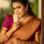 Farina Azad Instagram - Attract !