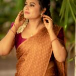 Farina Azad Instagram - பாரதி கண்ணம்மா தொடரின் "எதிர் நாயகி" வெண்பா Artist - @farina_azad_official Costumes - @ivalinmabia Photography - @camerasenthil Makeup - @saranyamakeupartistry Hair - @shalini_hairartist Shoot organized by @rrajeshananda