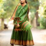 Farina Azad Instagram - பாரதி கண்ணம்மா தொடரின் "எதிர் நாயகி" வெண்பா Artist - @farina_azad_official Costumes - @ivalinmabia Photography - @camerasenthil Makeup - @saranyamakeupartistry Hair - @shalini_hairartist Shoot organized by @rrajeshananda