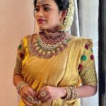 Farina Azad Instagram – Managed well to pose after a long sleepless day ! 

Picture by my ethiri kannama @vinusha_devi 🥰

Outfit @laavi_me 
Jewellery @laavi_me 
Blouse @laavi_me 

So neenga theivam @laavi_me 😋