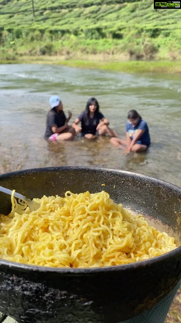 Farina Azad Instagram - The ENDING😂🤣🥲@book_vacations you made our experience an amazing one .the location was straight out of a painting . Thank you @muhamedaslam 🌸 This trip was all about the break we needed.. we laughed all the way .. full vibes only .. @farina_azad_official @ayeshathaha @ayeshathaha_photography @thoorigaikabilan Not without my monkeys 🥹🥹 Valparai