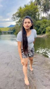 Farina Azad Instagram - Hello musicians kotandamma!! Vacation on ! Video eduthamaikuu nandrigal @aysh.a.bbas
