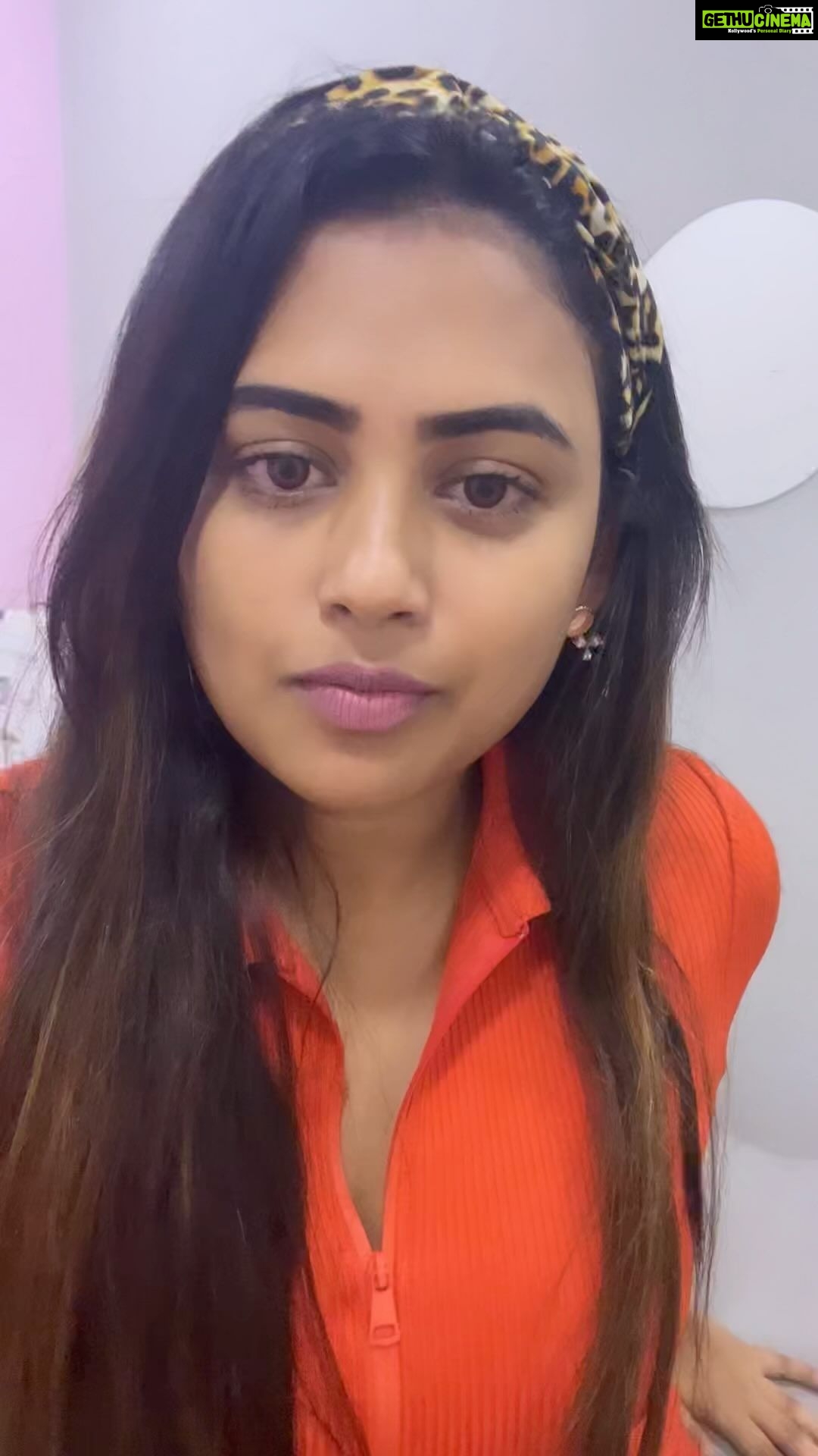 Farina Azad Instagram - @ismoclinic 🥰 Time for some hydra clean up