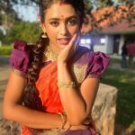 Farina Azad Instagram - Gramathu get up la chuma hansika maari ila?? 😻😜🙈 Courtesy poda solli usura vangum @suresh_0313