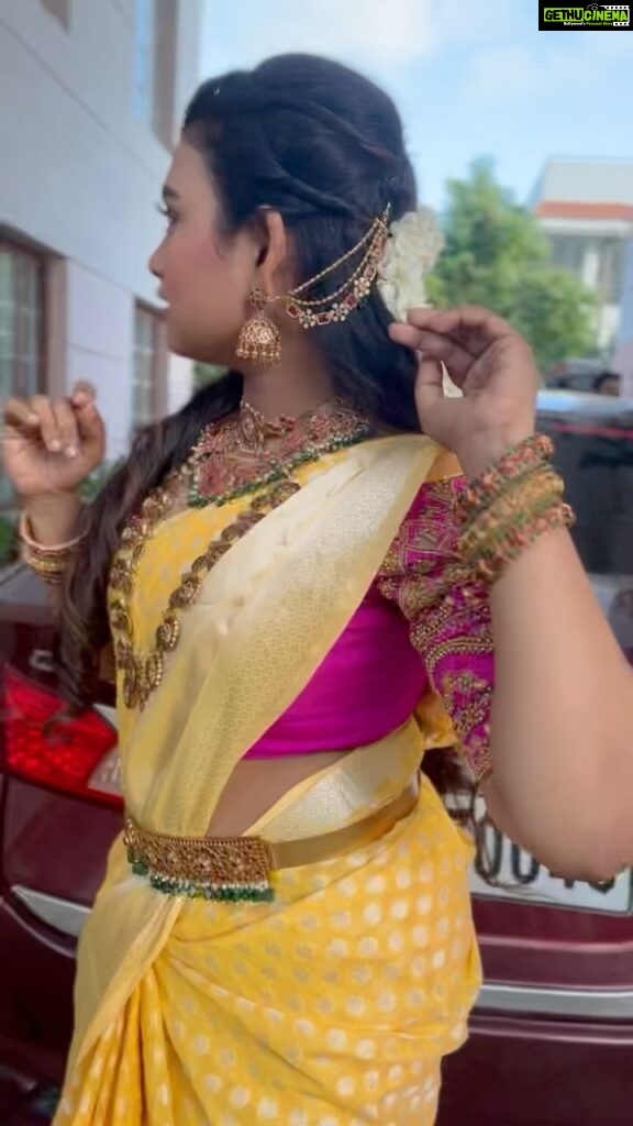 Farina Azad Instagram - Just flaunting @new_ideas_fashions Jewellery @srisaicollections9 saree @laavi_me blouse For an upcoming scene in bk Guess the scene in comments!
