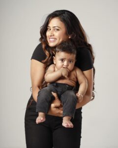 Farina Azad Instagram - Very happy 1st mother’s day to all new mothers out there! I know being a mother is really hard and we make it look so effortless! Proud of us all! Cheers to our new feeling, new love and a lot more experience and excitement! Thank you ZAYN and @rubaidh for all this ❤️ Mother’s Day special cover for @beingwomenmagazine Featuring @farina_azad_official Captured by @thivakar.photo