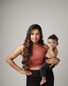 Farina Azad Instagram - Very happy 1st mother’s day to all new mothers out there! 
I know being a mother is really hard and we make it look so effortless! Proud of us all! Cheers to our new feeling, new love and a lot more experience and excitement! 
Thank you ZAYN and @rubaidh  for all this ❤️

Mother’s Day special cover for @beingwomenmagazine 

Featuring @farina_azad_official 
Captured by @thivakar.photo