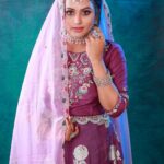 Farina Azad Instagram - Hair & make-up : @makeoverbykalpana Photography : @yazhphotography Jewellery : @goldcopy1486 Costume : @shringatrends Studio : @shotstocks.io