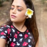 Farina Azad Instagram - Look for the bits of beauty in the every day . That is where the magic happens. Good evening