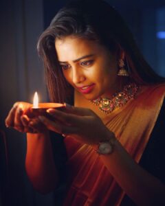 Farina Azad Instagram - Evening ❤️ 
Happy pooja every one