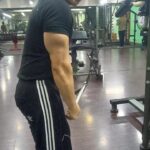 Gautam Rode Instagram - #stayfit #staynatural #keepgoing #nevergiveup #triceps 💪🏻